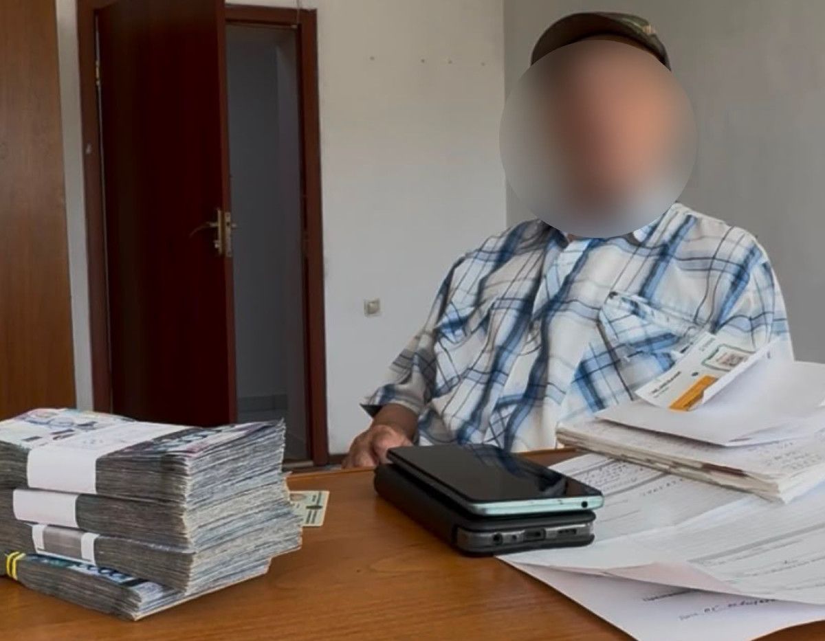 Пенсионер едва не перевел мошенникам 4 млн тенге в Костанае