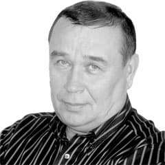 Посохла хвоя в саду у дяди Васи...