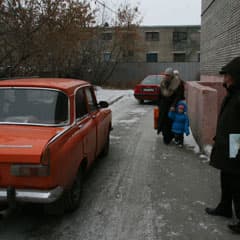 Ни двора, ни тротуара и вокруг - вода