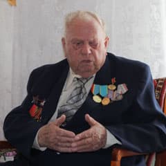 Немного внимания и песня в подарок