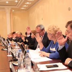 На республику надейся, а сам не плошай