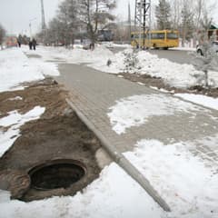 В самом начале проспекта Абая