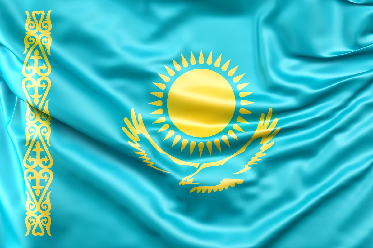 Токаев поздравил казахстанцев с Днем Республики