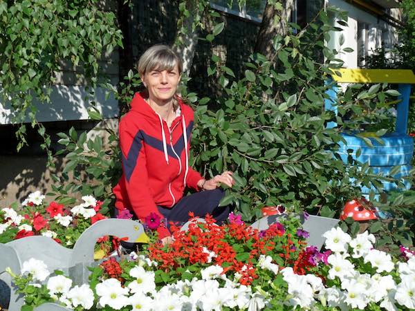 Дом цветок олега новикова фото НГ: Конкурс "Наш цветущий двор". Участник № 17 - дом № 66 по улице Станционной